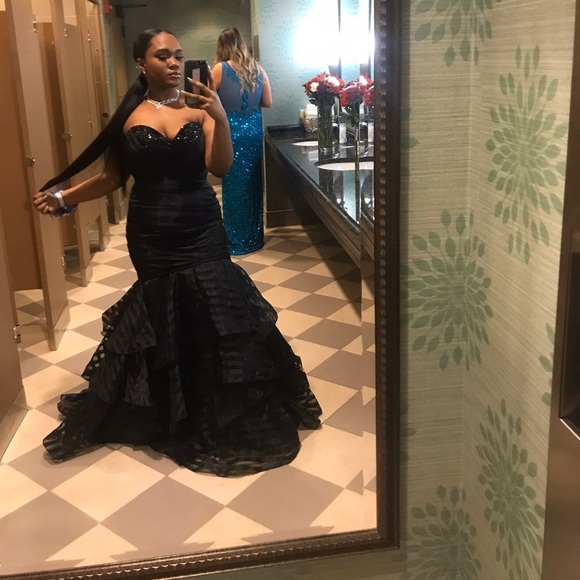 black mermaid prom dresses